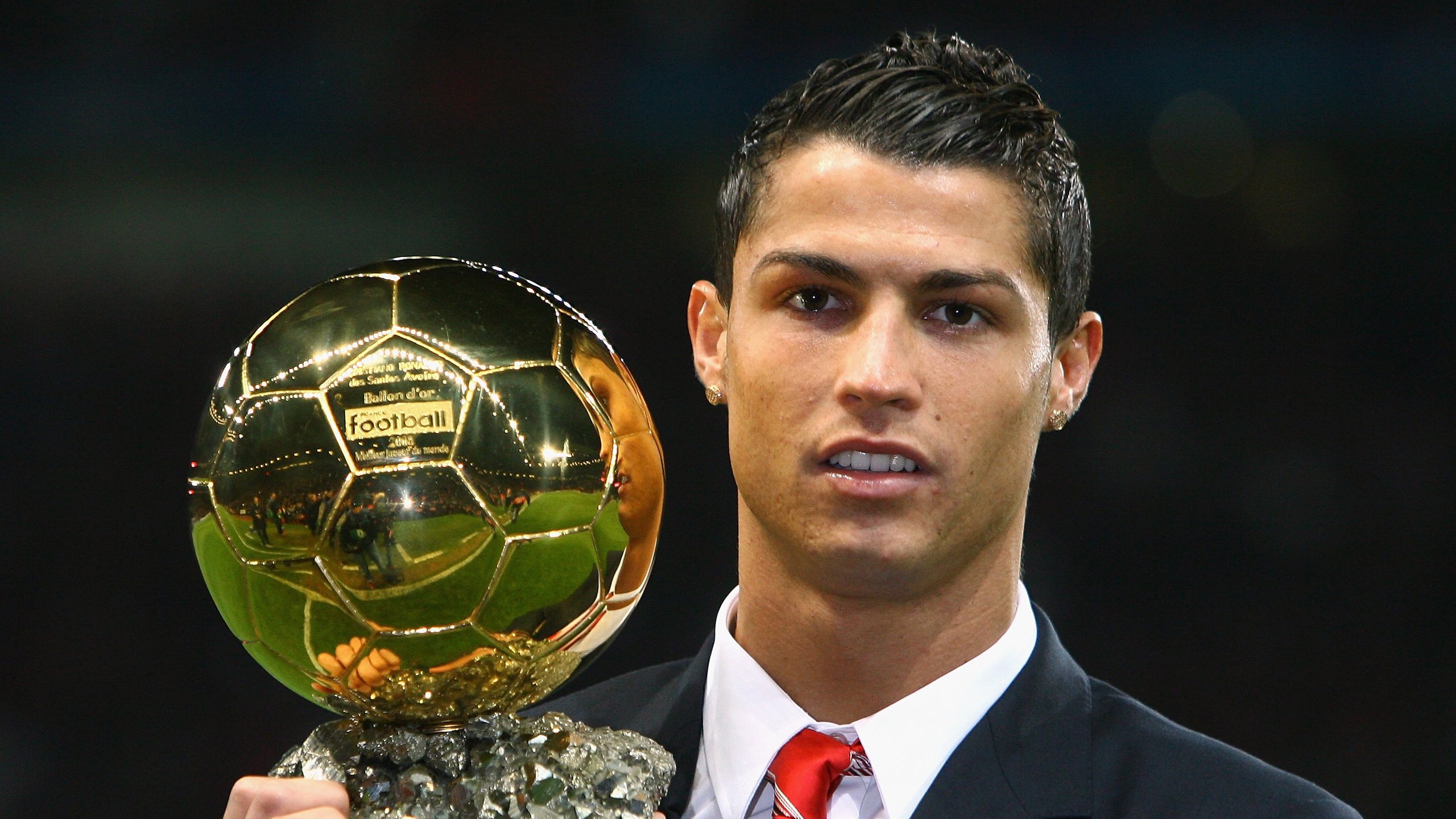 九游下载安装-“欧足联 vs FIFA：全球俱乐部控制权之争持续升级”